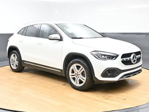 Used 2022 Mercedes-Benz GLA 250 w/ Premium Package Lite image 4