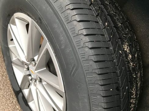 Used 2023 Chevrolet Traverse LT image 11