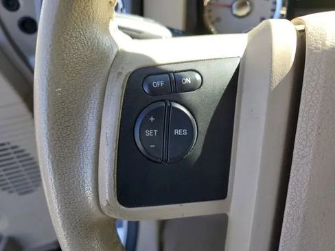 Used 2010 Ford F250 Lariat image 20