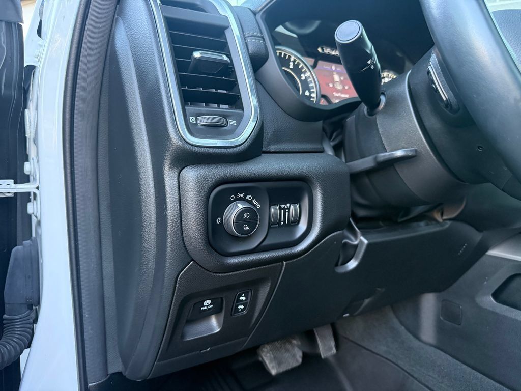 Used 2023 RAM 1500 Laramie AWD/4WD image 31