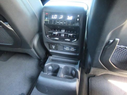 Used 2024 Jeep Grand Cherokee L Laredo w/ Luxury Tech Group I AWD/4WD image 29