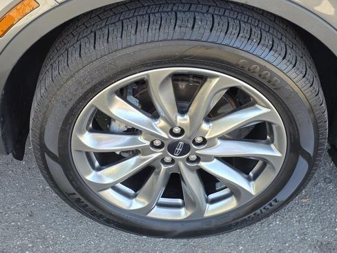 Used 2022 Lincoln Corsair FWD w/ Premium Package image 37