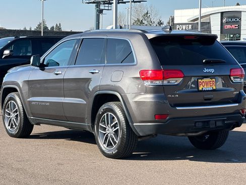 Used 2017 Jeep Grand Cherokee Limited w/ Trailer Tow Group IV image 6