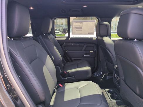 New 2026 Land Rover Defender 130 X-Dynamic SE AWD/4WD image 28