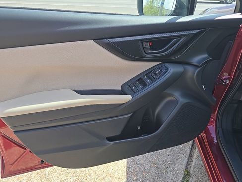 Used 2017 Subaru Impreza 2.0i Premium image 35