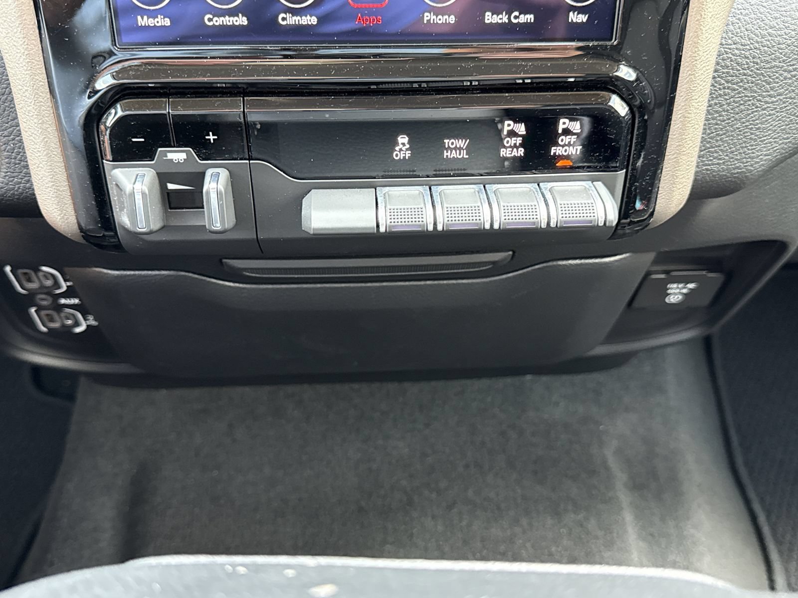Used 2021 RAM 1500 Laramie AWD/4WD image 29