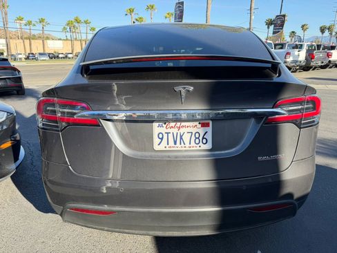 Used 2019 Tesla Model X 75D AWD/4WD image 5