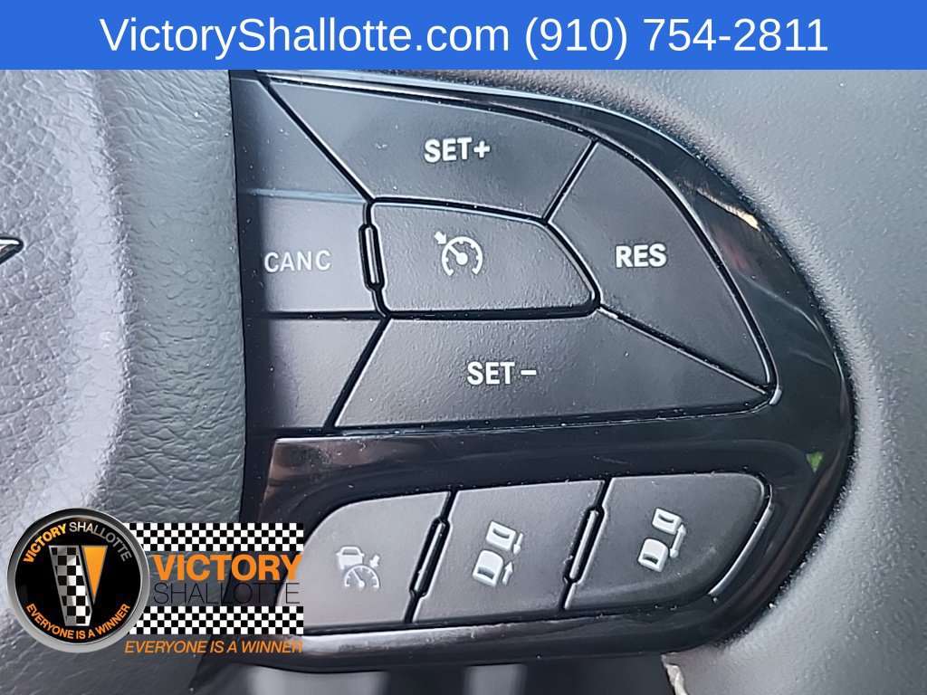 Used 2025 Chrysler Pacifica Limited FWD image 16