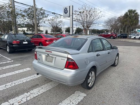 Used 2005 Ford Focus ZX4 Sedan image 6
