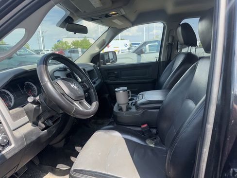 Used 2018 RAM 1500 Express w/ Black Ram 1500 Express Group AWD/4WD image 11