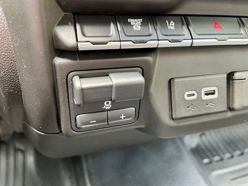 Used 2025 GMC Sierra 2500 Pro AWD/4WD image 30
