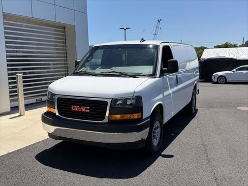 Used 2025 GMC Savana 2500 w/ Driver Convenience Package RWD image 3