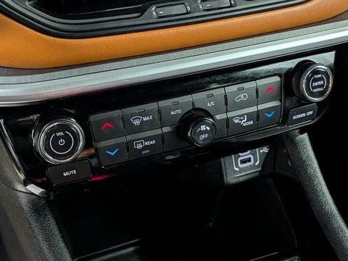 Used 2024 Jeep Compass Limited image 25