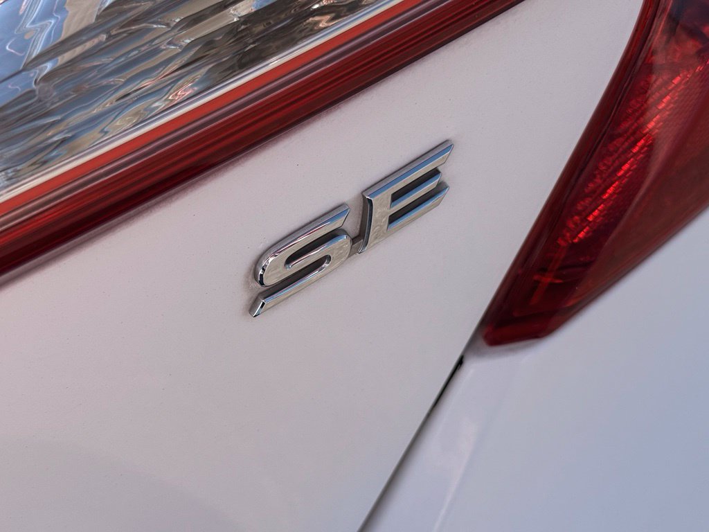 Used 2014 Toyota Camry SE w/ Moonroof Package FWD image 33