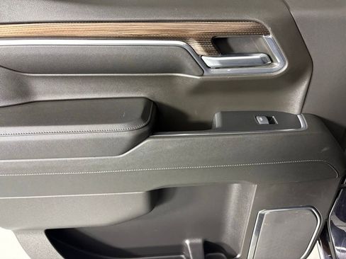 Used 2024 Chevrolet Silverado 1500 LT image 40