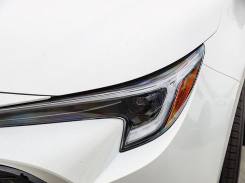 Used 2026 Toyota Corolla SE FWD image 4