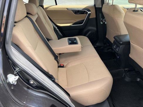Certified 2025 Toyota RAV4 LE FWD image 29