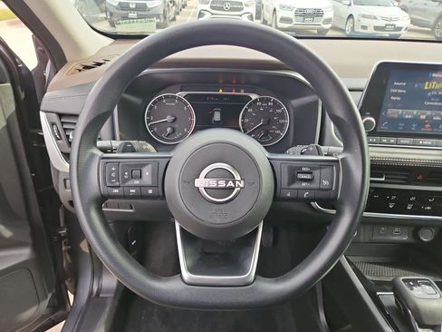 Used 2023 Nissan Rogue S image 22