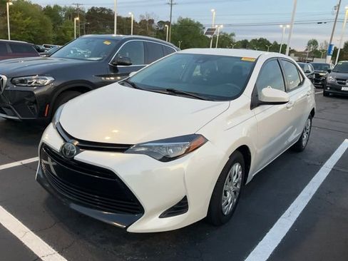 Used 2019 Toyota Corolla LE image 11