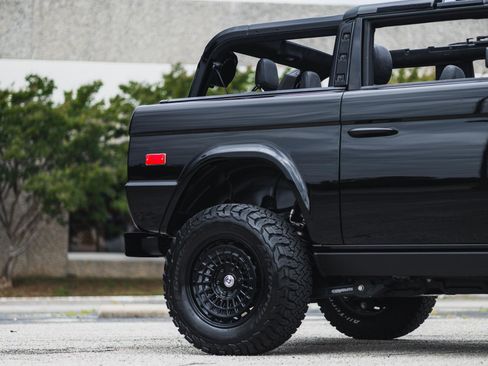 Used 2024 Ford Bronco Black Diamond AWD/4WD image 23