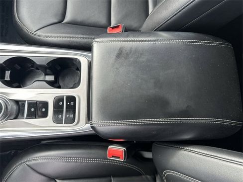 Used 2024 Ford Explorer XLT w/ Equipment Group 202A image 24