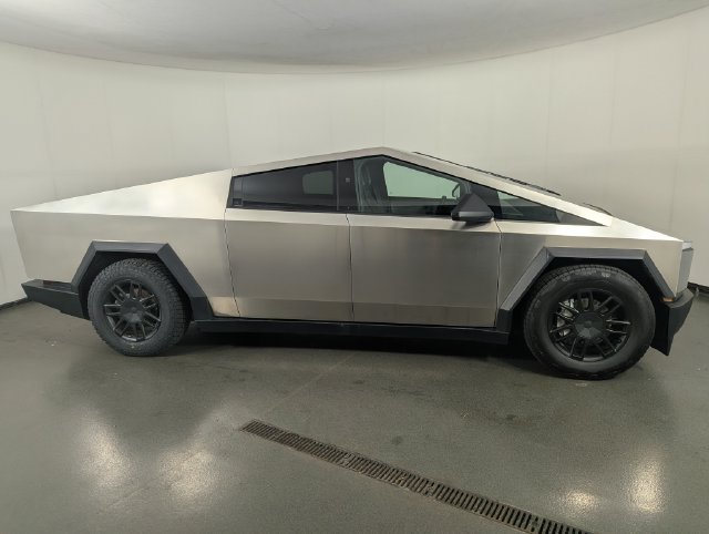 Used 2025 Tesla Cybertruck AWD Crew Cab image 8