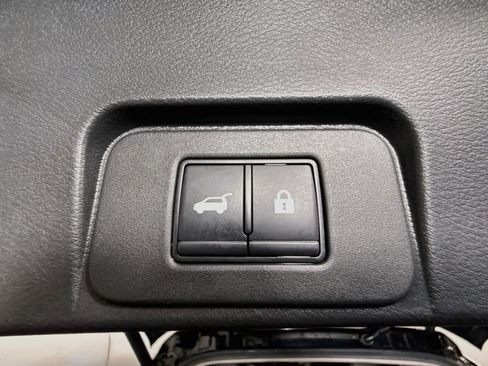 Used 2021 Nissan Rogue SV w/ Premium Package FWD image 43