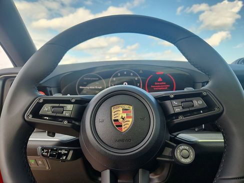 New 2026 Porsche Cayenne Coupe image 17