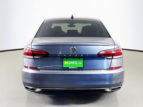 Used 2022 Volkswagen Passat 2.0T image 7