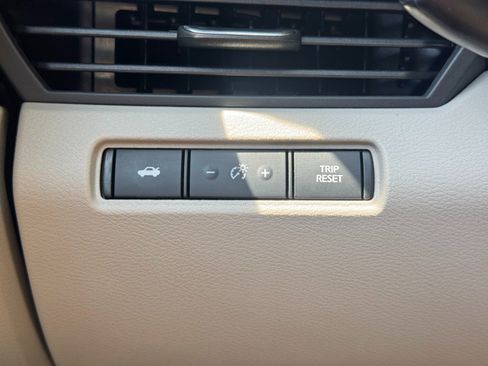 Used 2022 Nissan Altima 2.5 SV FWD image 16