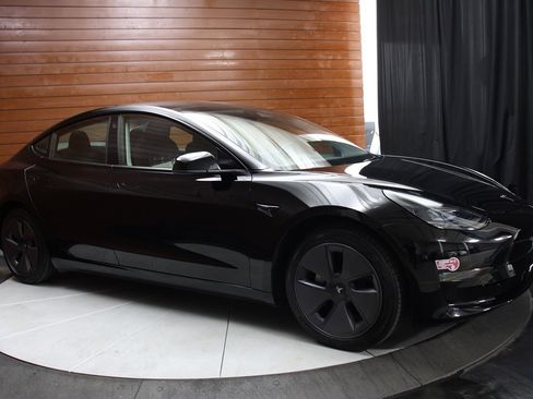 Used 2023 Tesla Model 3 Standard Range RWD image 7