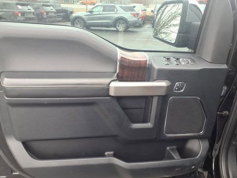 Used 2017 Ford F150 Platinum w/ Equipment Group 701A Luxury image 23