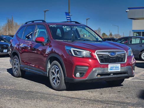 Used 2021 Subaru Forester Premium image 14