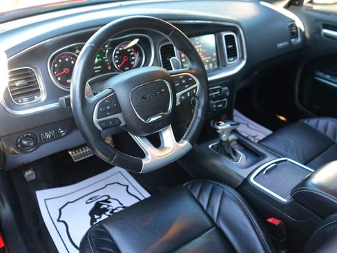 Used 2016 Dodge Charger SRT w/ Harman/Kardon Audio Group image 17