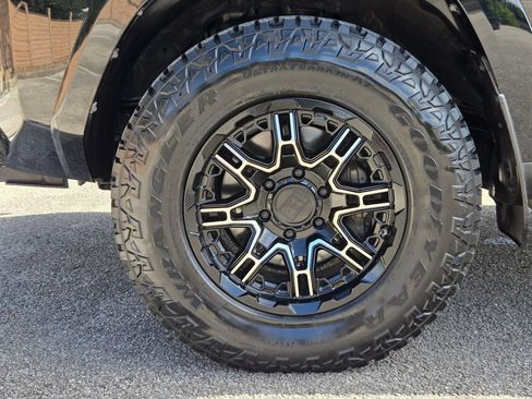 Used 2019 Toyota 4Runner SR5 AWD/4WD image 31