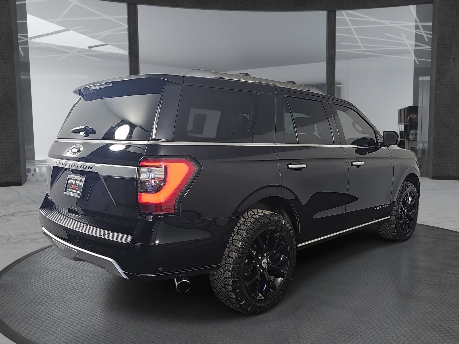 Used 2019 Ford Expedition Platinum AWD/4WD image 5