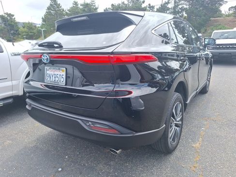 Used 2024 Toyota Venza LE AWD/4WD image 7