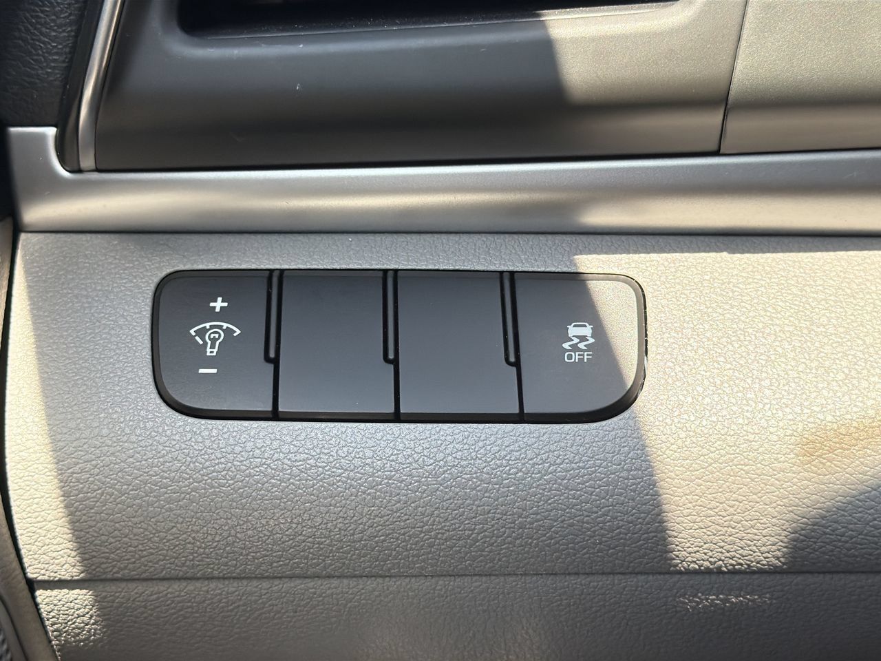 Used 2019 Hyundai Elantra SE FWD image 24
