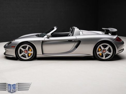 Used 2005 Porsche Carrera GT RWD image 28