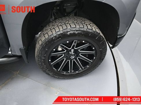 Used 2021 Chevrolet Silverado 1500 LT Trail Boss w/ Convenience Package II AWD/4WD image 33