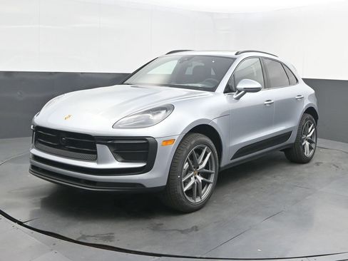 New 2026 Porsche Macan image 1