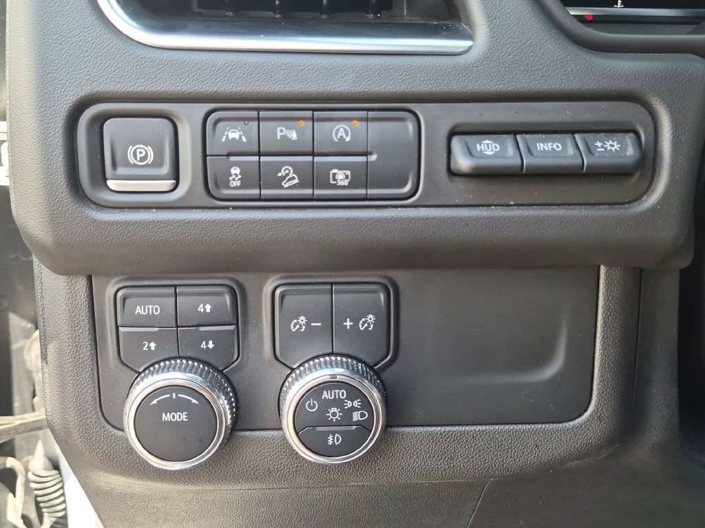 Used 2024 GMC Yukon XL AT4 w/ Technology Package AWD/4WD image 20