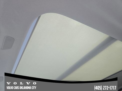 Used 2024 Volvo XC60 B5 Plus image 24