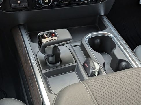 New 2026 GMC Sierra 1500 SLT image 14