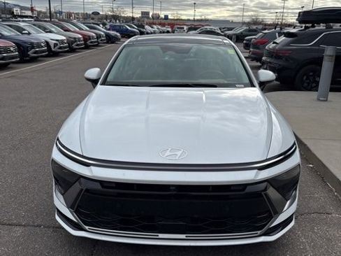 Used 2025 Hyundai Sonata Limited image 2