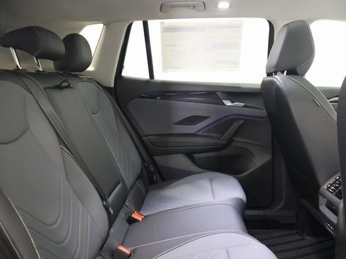 New 2026 Volkswagen Tiguan SE image 24