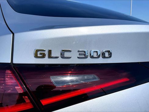 Used 2024 Mercedes-Benz GLC 300 4MATIC image 10