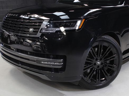 Used 2023 Land Rover Range Rover SE image 16