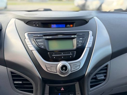 Used 2013 Hyundai Elantra FWD image 12