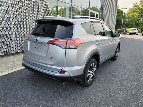 Used 2016 Toyota RAV4 LE AWD/4WD image 5